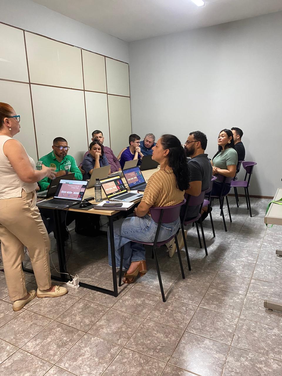 Sala cheia de alunos durante a imersão